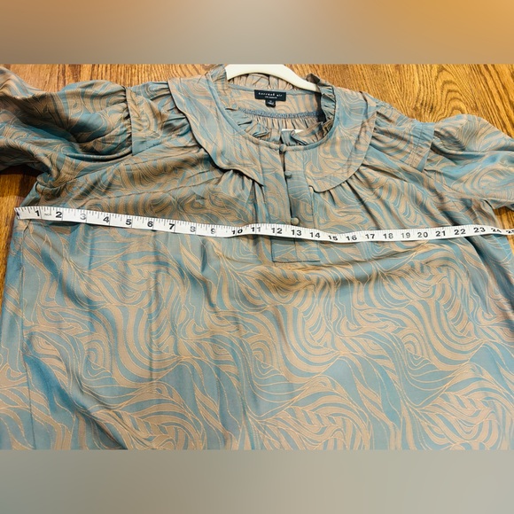 Current Air BlueGreen and Tan Swirl Blouse. Like NEW! Wear Year Round. - Picture 5 of 5